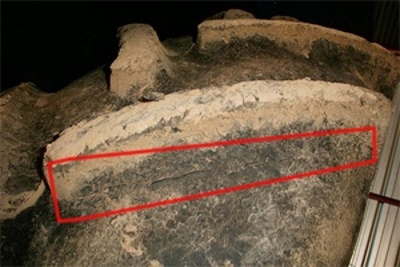 Plissures à la base des barrettes du pneu