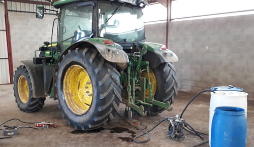 Tube intérieur avec valve de sécurité pour roue de tracteur de pelo