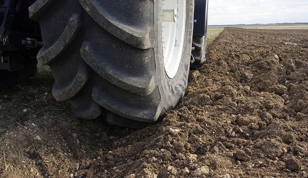 Gonflage des pneus agricoles : les règles de sécurité