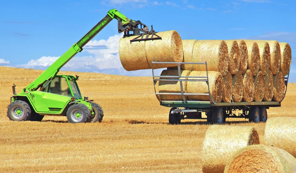 Bien choisir son tracteur d'élevage à chargeur frontal