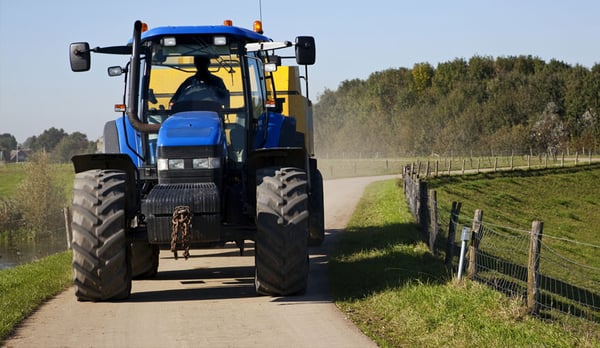 Tracteur sur route pour le transport