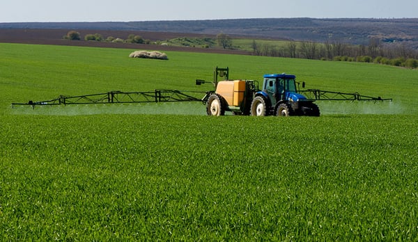 Particularités pour les pneus agricoles d’un pulvérisateur tracté