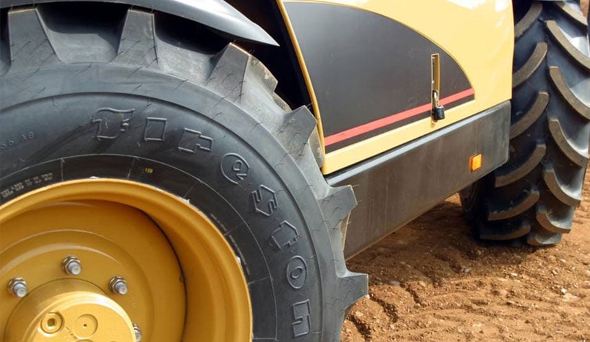 Très bonne capacité de traction pour le R8000 Utility de FIRESTONE