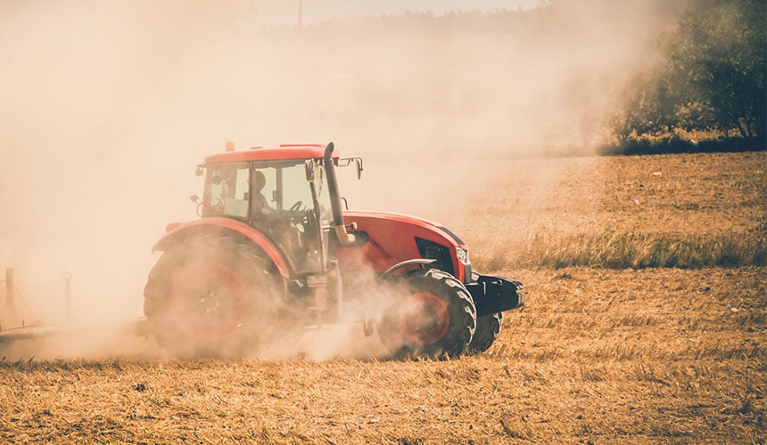 Forte contrainte sur les pneus lors du travail de reprise de sol