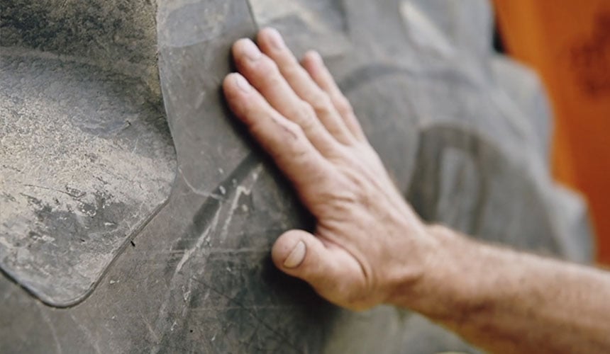 Contrôle régulier des pneus de tracteur