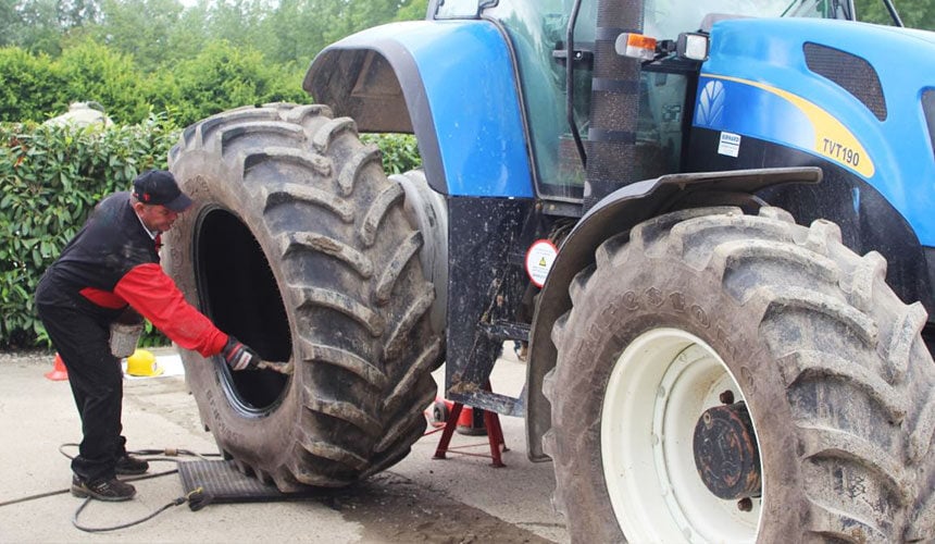 Lubrification des talons pour le montage des pneus