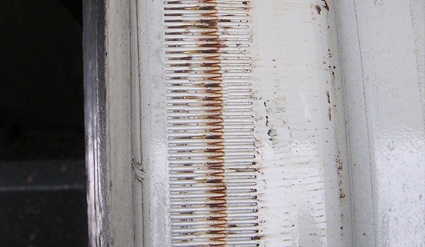 Stries sur la jante qui doivent être propres, sans rouille ni peinture