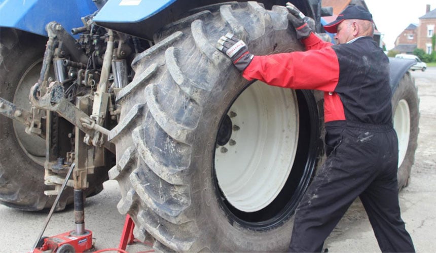 Points techniques importants pour le montage et le démontage des pneus agricoles