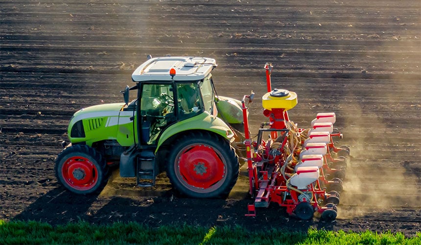 L’utilisation de pneus étroits dès les semis permet de préserver les sols et les jeunes plants