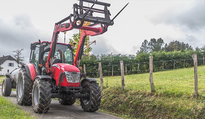 Adapter la pression des pneus agricoles pour le transport sur route