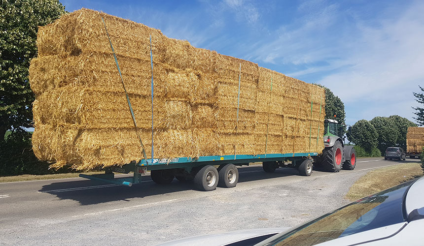 Des pneus agricoles résistant à la charge sur route