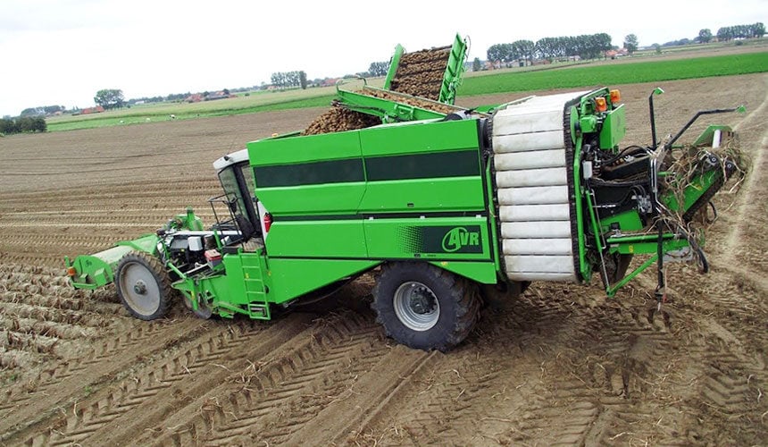 Le Performer 95 idéal pour les roues avant de l’arracheuse de pommes de terre