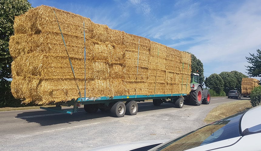 Réduire la charge permet d’éviter l’usure trop rapide des pneus agricoles
