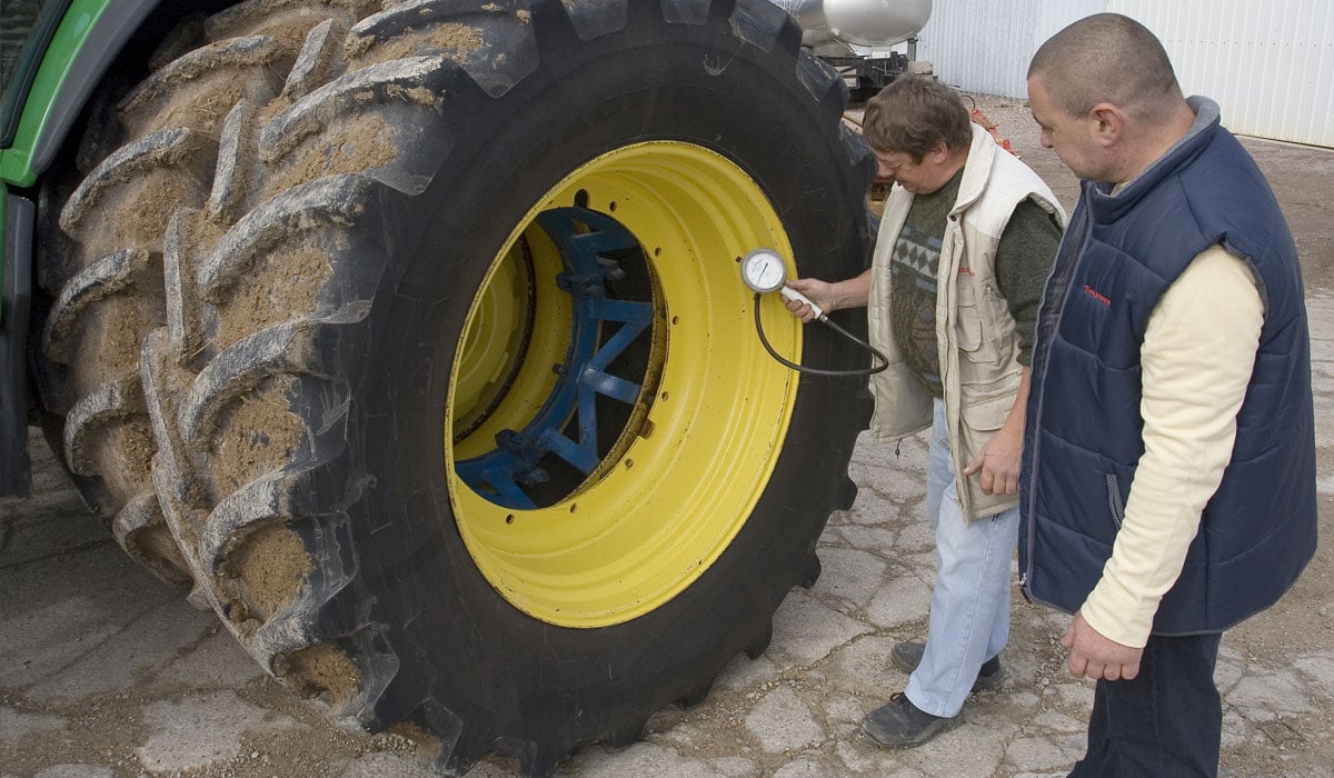 Quelle est la juste pression pour n'importe quel pneu de tracteur