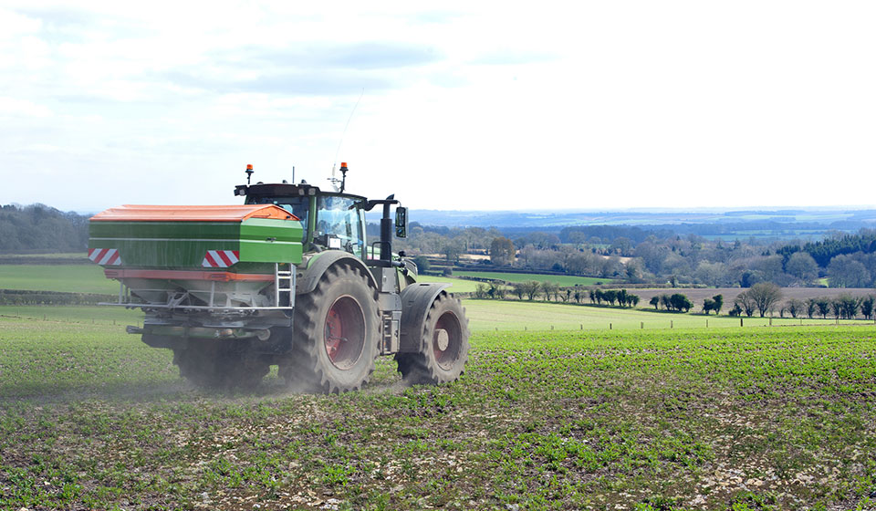 Abrasion rapide du pneu agricole sur une terre à silex