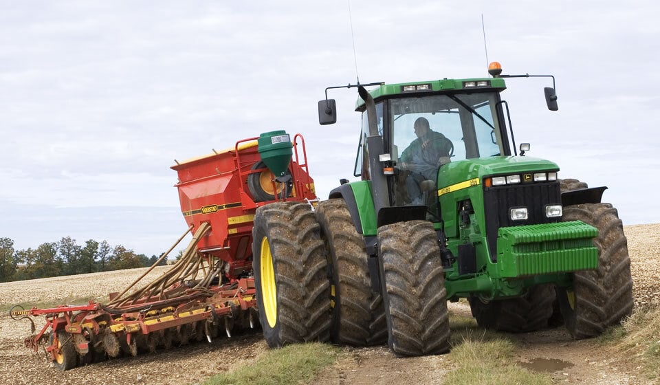 Quel pneu agricole permet d’en faire plus à dimension égale ?