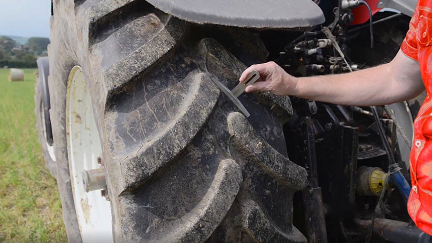 5 clés pour gérer l’usure des pneus de tracteurs